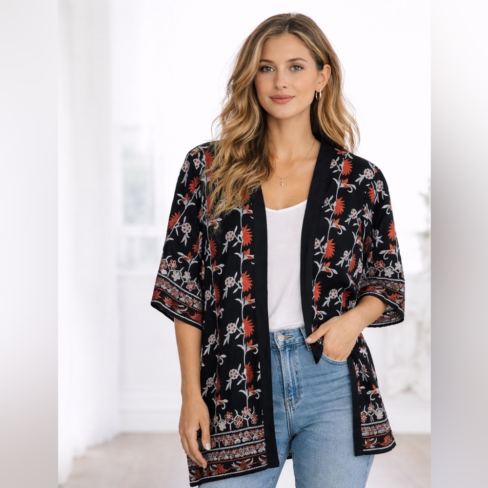 NWT RD & Koko Embroidered Kimono Size Small